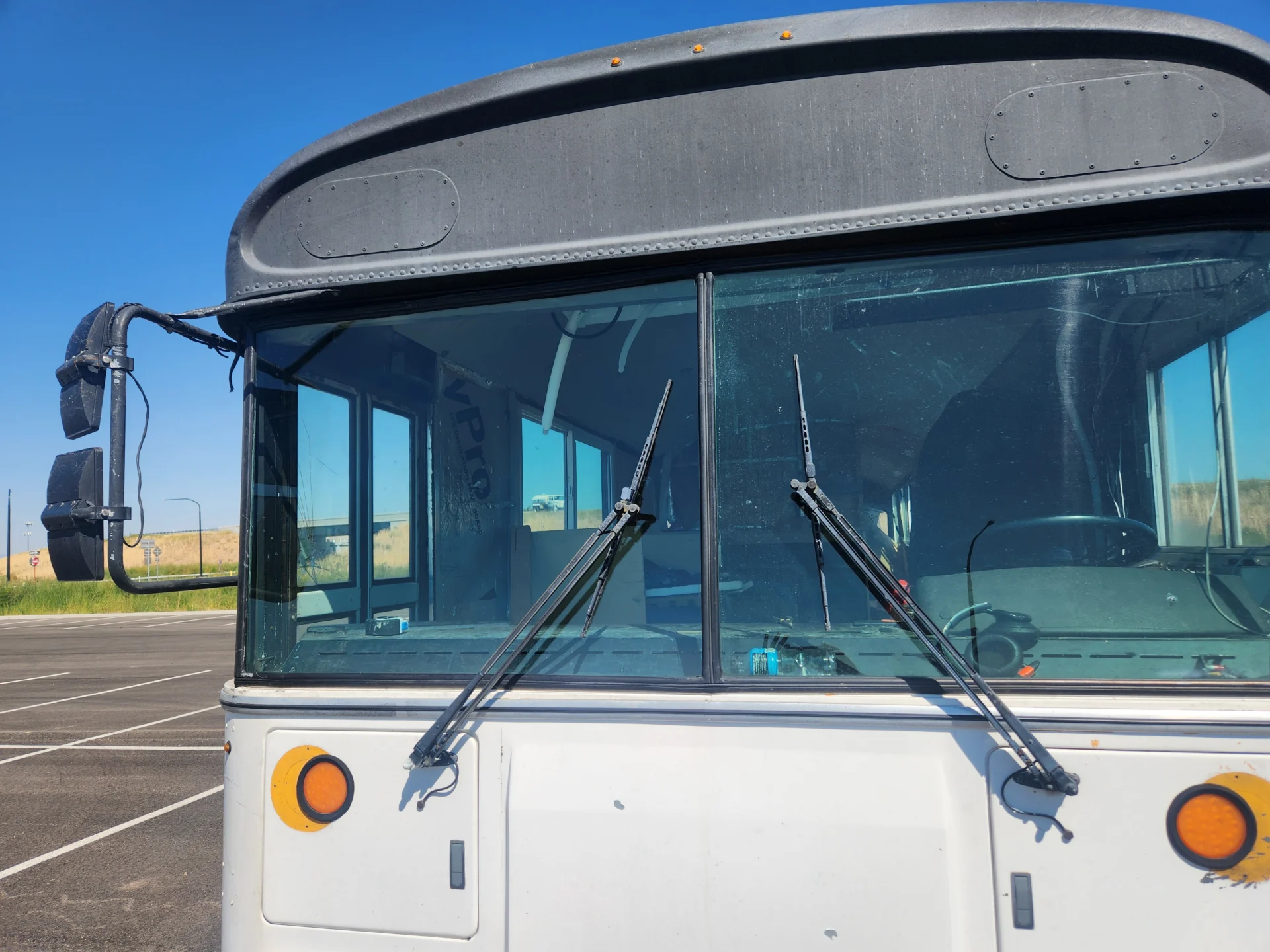 Syracuse Bus Windshield: Specialty Lamination by Absolute Auto Glass