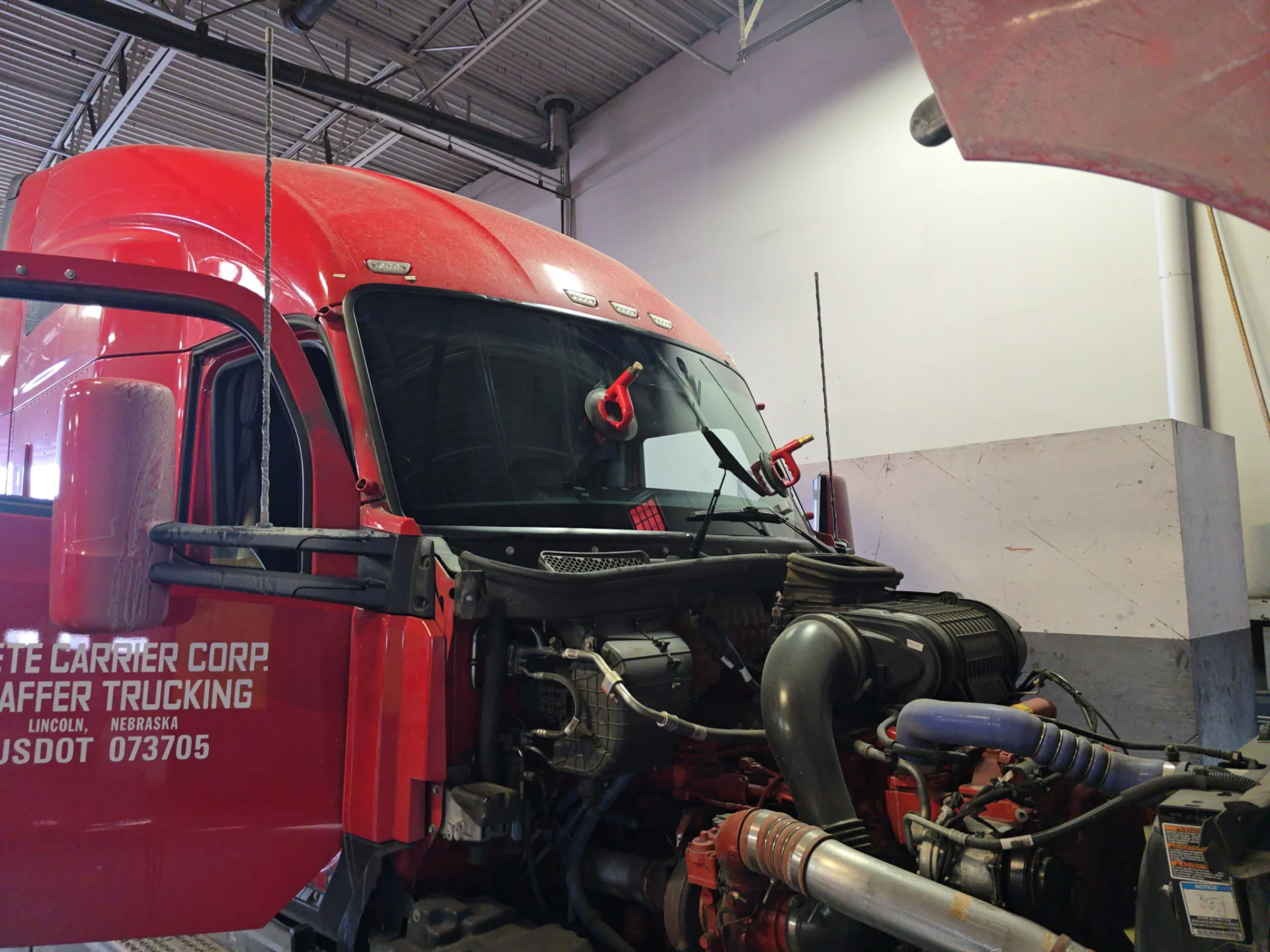 Crete Carriers Semi Truck Glass Repair North Salt Lake